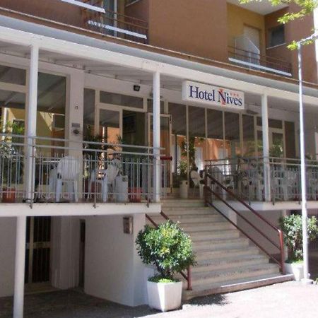Hotel Nives Rimini Kültér fotó