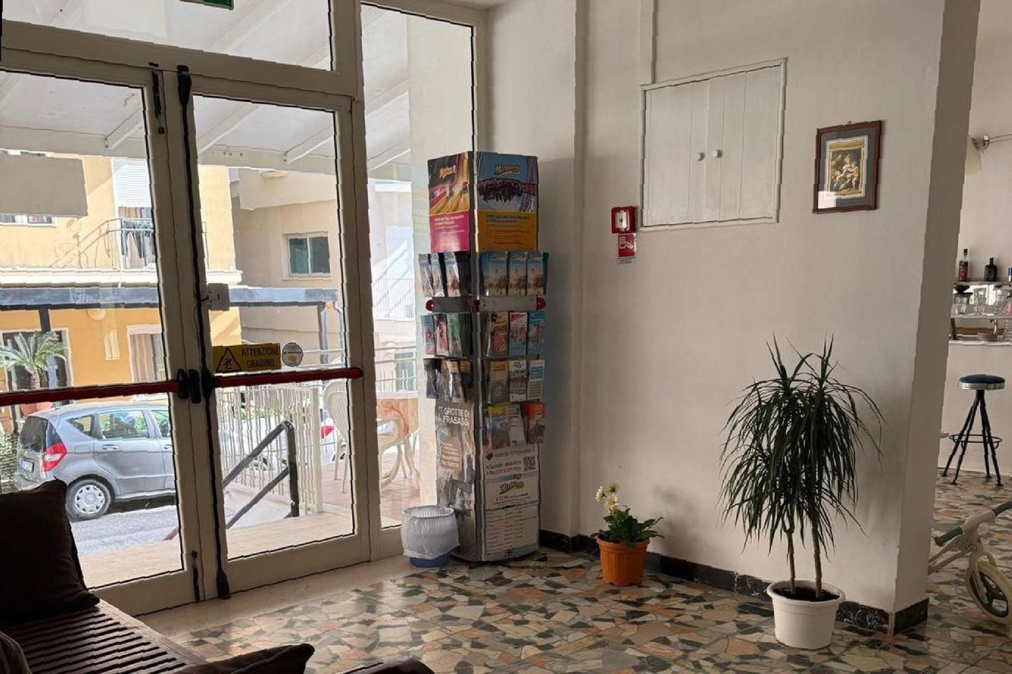 Hotel Nives Rimini Kültér fotó
