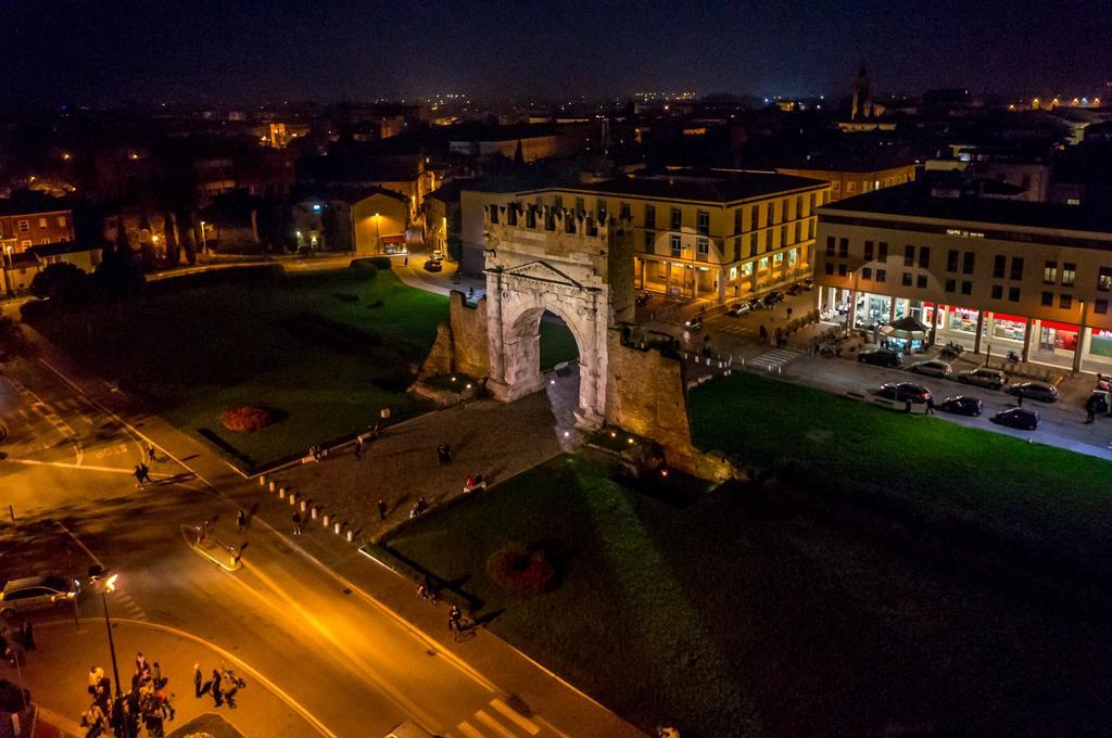 Hotel Nives Rimini Kültér fotó